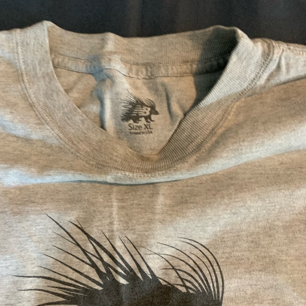𝅺NEW Balance tee - Picture 2 of 2